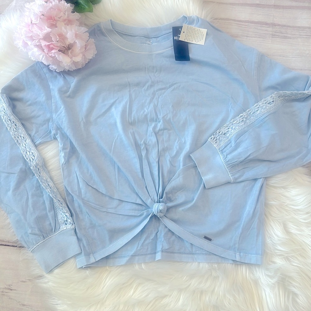 Hollister Lace Boyfriend T- Shirt Size Medium